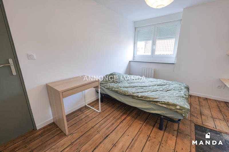 Chambre - 10 m² - 5 pièces