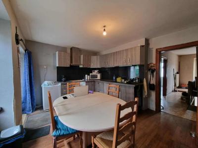 Maison - 198 m² - 10 pièces