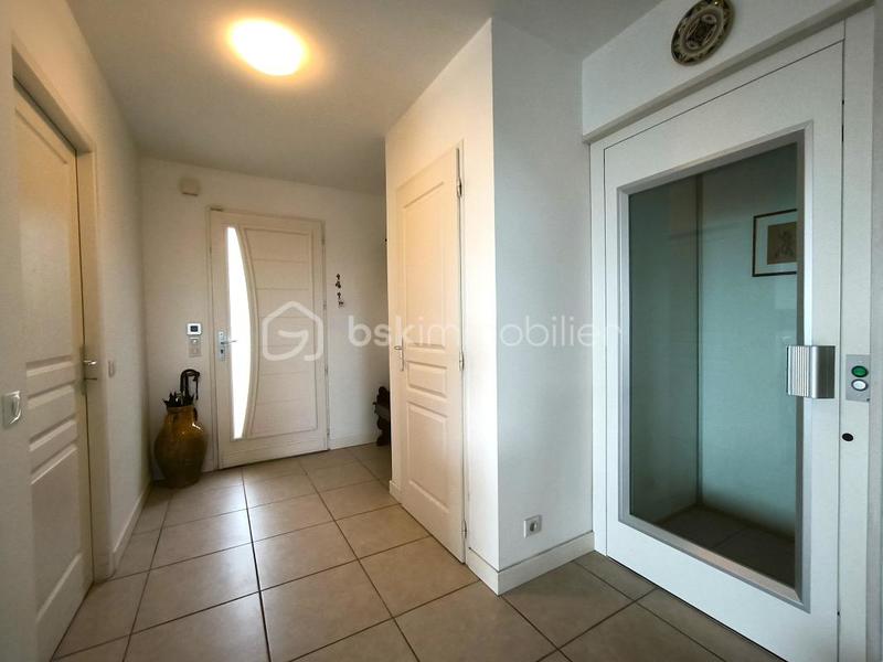 Maison - 179 m² - 6 pièces