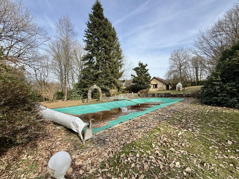 Maison - 250 m² - 7 pièces