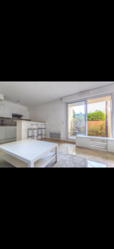 Studio - 30 m² - 1 pièce