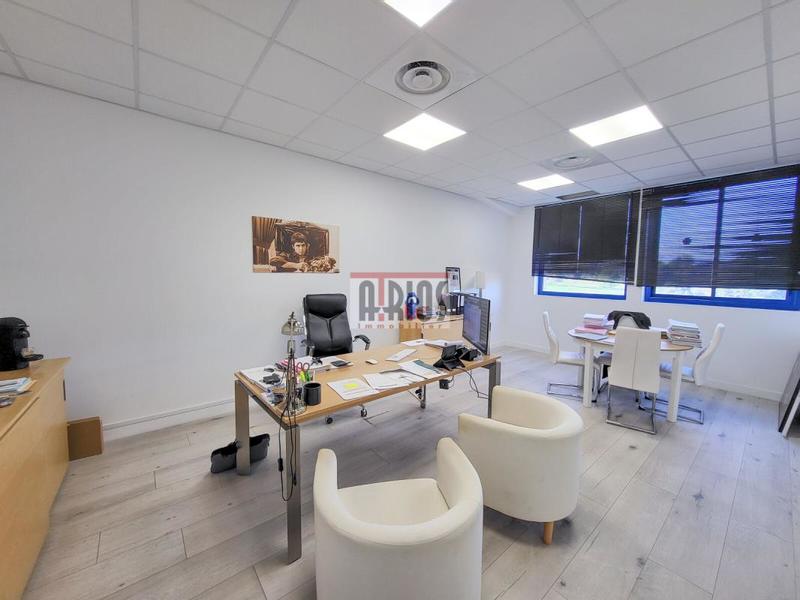 Bureau - 186 m²