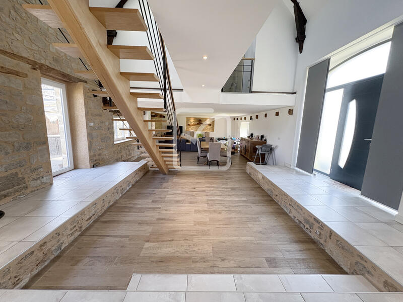 Maison - 192 m² - 8 pièces