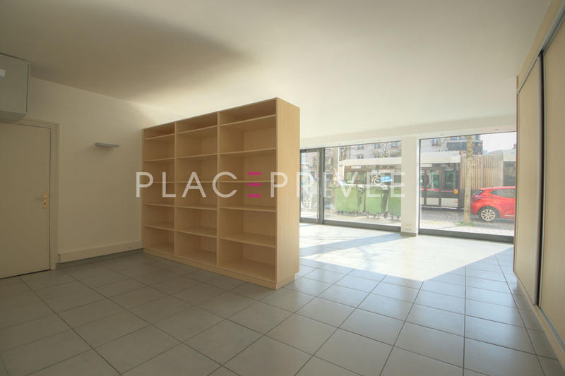 Local commercial - 54 m² - 1 pièce