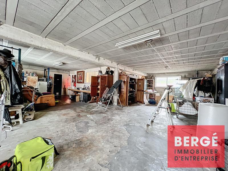 Entrepôt - 1 800 m²