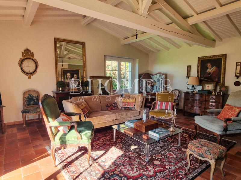 Maison - 180 m² - 7 pièces