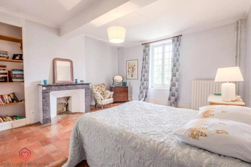 Propriété - 520 m² - 13 pièces