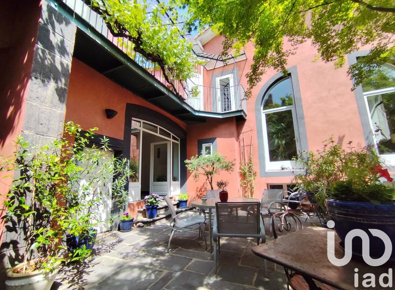 Maison - 282 m² - 9 pièces