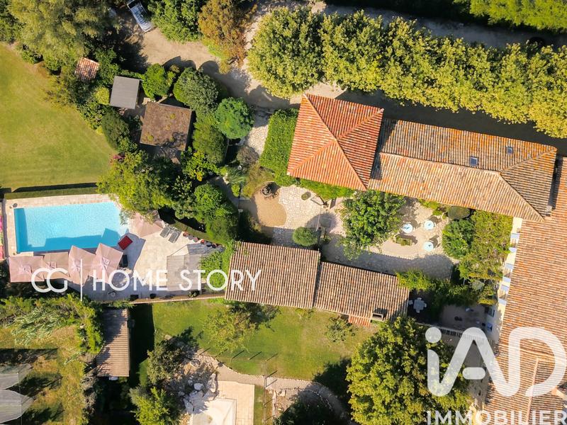 Maison - 788 m² - 18 pièces