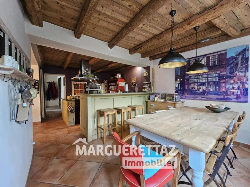 Maison - 140 m² - 5 pièces