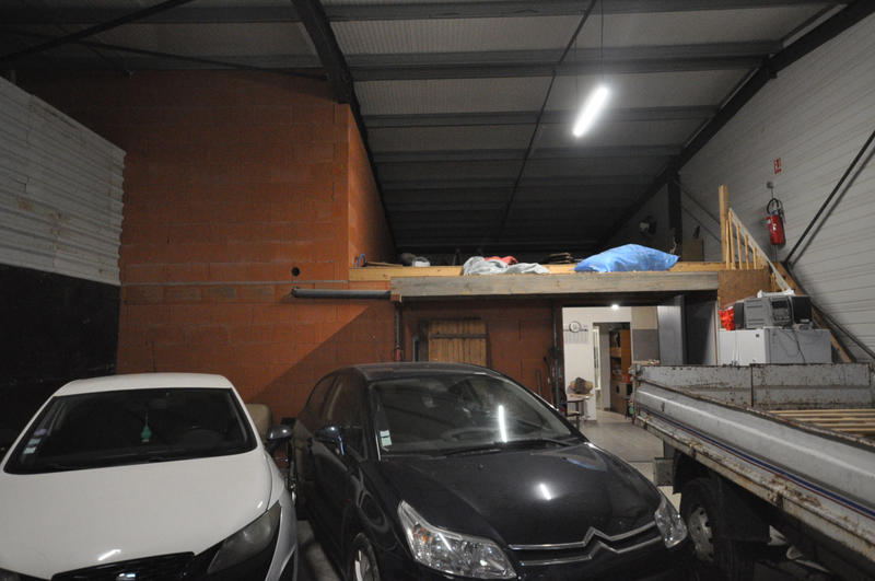 Local d'activités - 185 m²