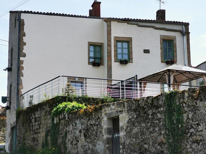 Maison - 300 m² - 10 pièces