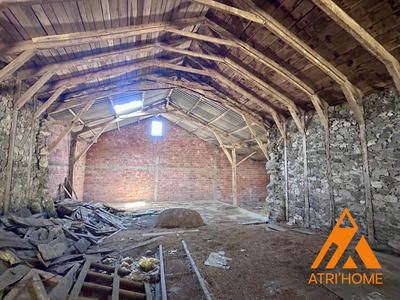 Ferme - 300 m² - 2 pièces