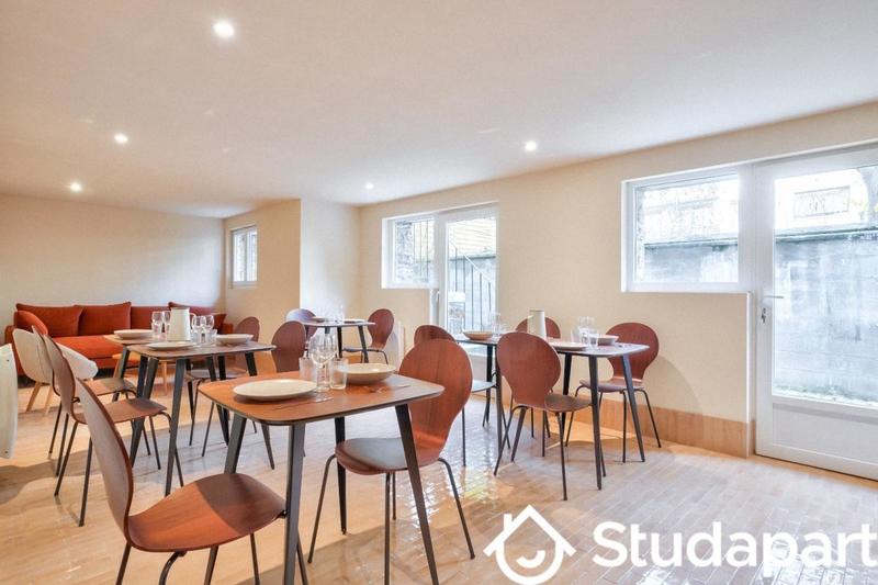 Chambre - 10 m² - 1 pièce