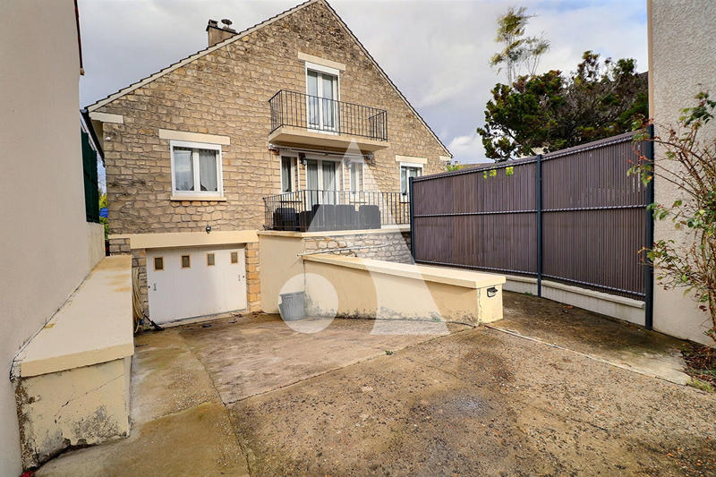 Maison - 80 m² - 4 pièces