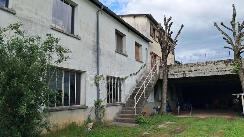 Maison - 340 m² - 16 pièces