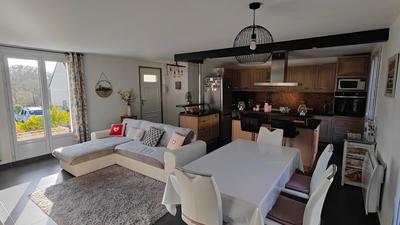 Maison - 95 m² - 5 pièces