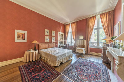 Appartement - 216 m² - 8 pièces