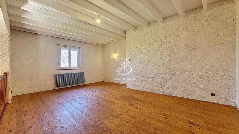 Maison - 230 m² - 6 pièces