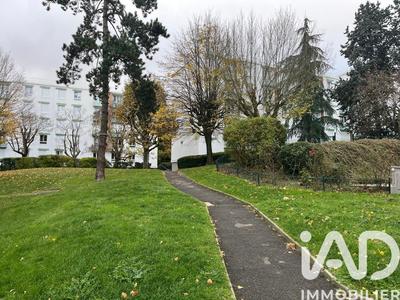 Appartement - 80 m² - 5 pièces