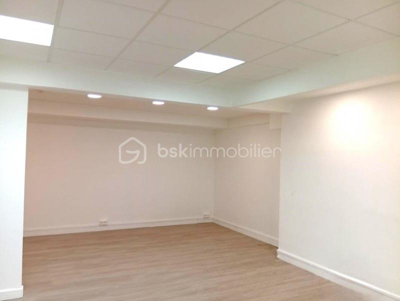 Local commercial - 71 m² - 1 pièce