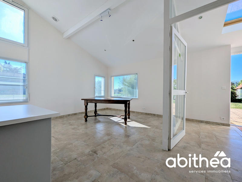 Maison - 180 m² - 8 pièces