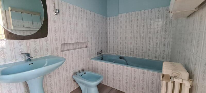 Maison - 215 m² - 9 pièces