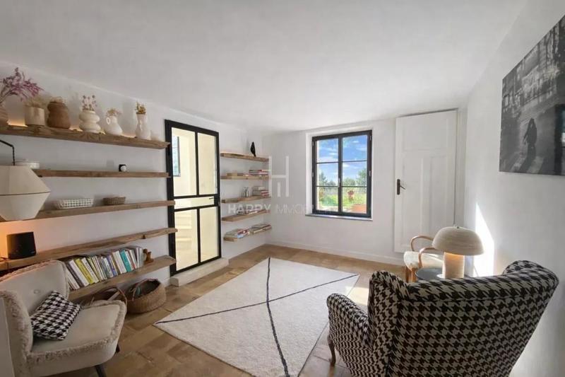 Maison - 290 m² - 9 pièces