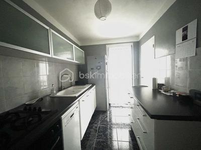 Appartement - 79 m² - 4 pièces