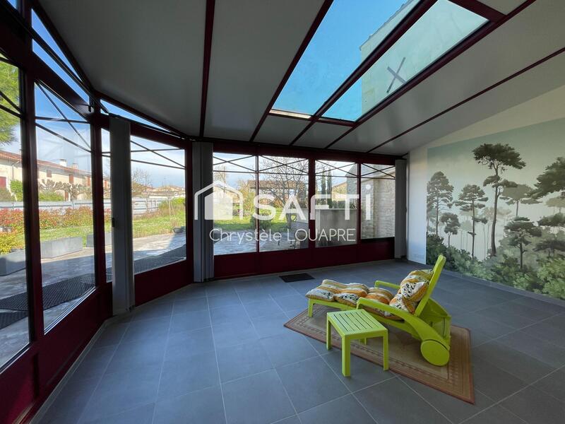 Maison - 307 m² - 9 pièces