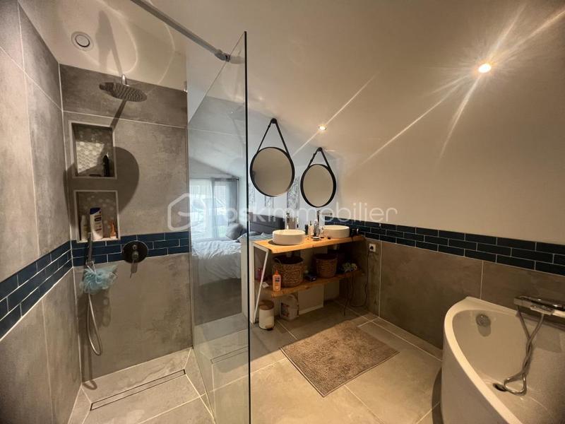 Maison traditionnelle - 107 m² - 5 pièces