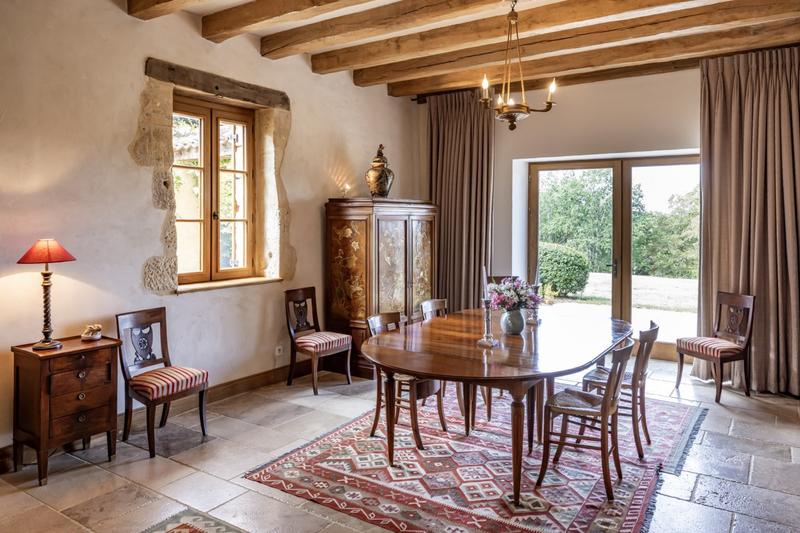 Maison - 320 m² - 8 pièces