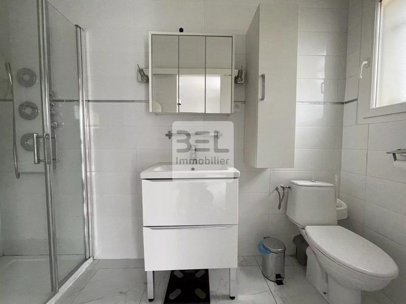 Maison - 273 m² - 11 pièces