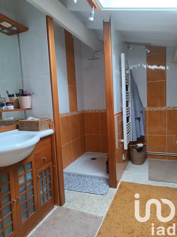 Maison - 252 m² - 10 pièces