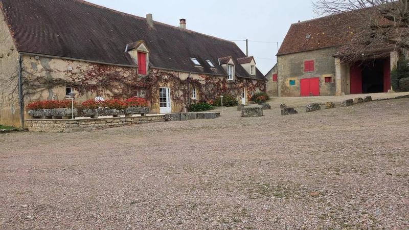 Propriété - 225 m² - 19 pièces