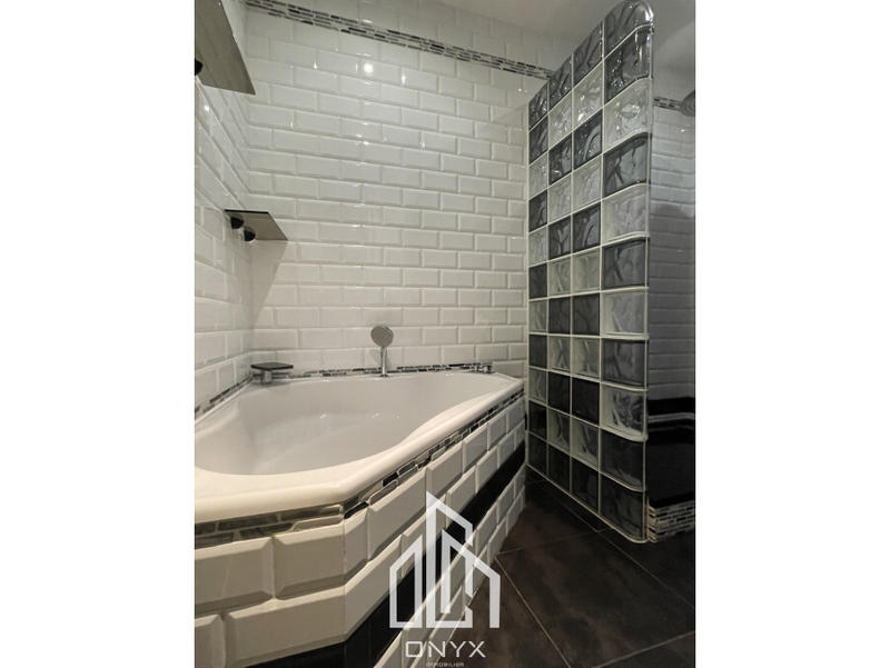 Appartement - 93 m² - 5 pièces