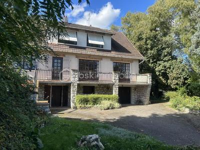 Propriété - 236 m² - 10 pièces