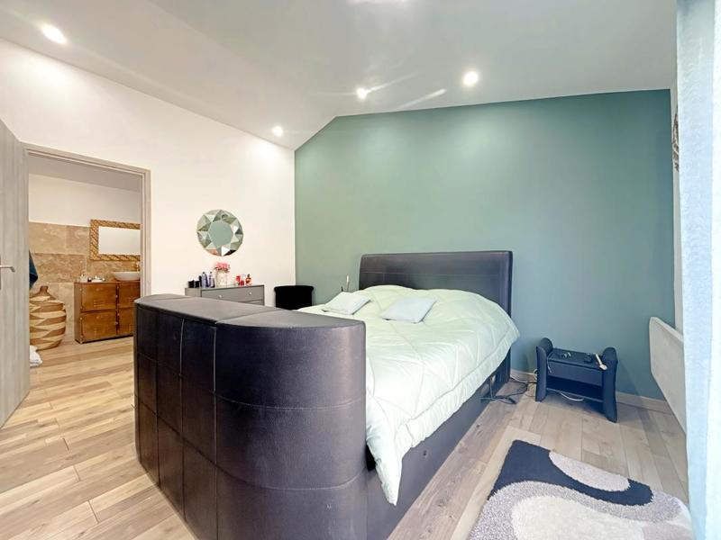 Villa - 168 m² - 6 pièces