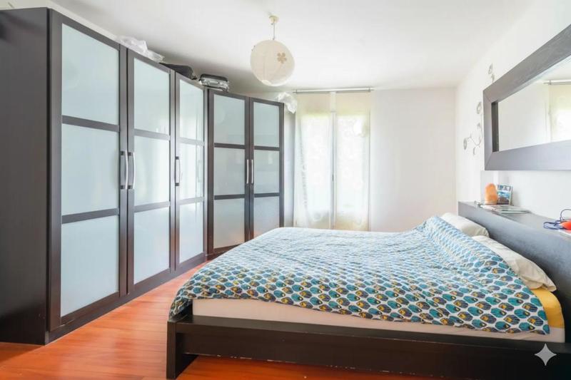 Maison - 200 m² - 8 pièces