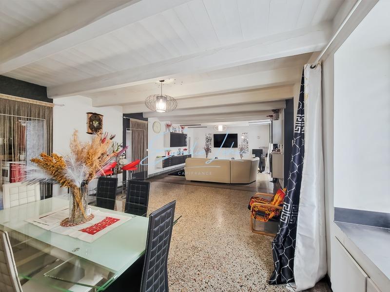 Immeuble - 300 m² - 7 pièces