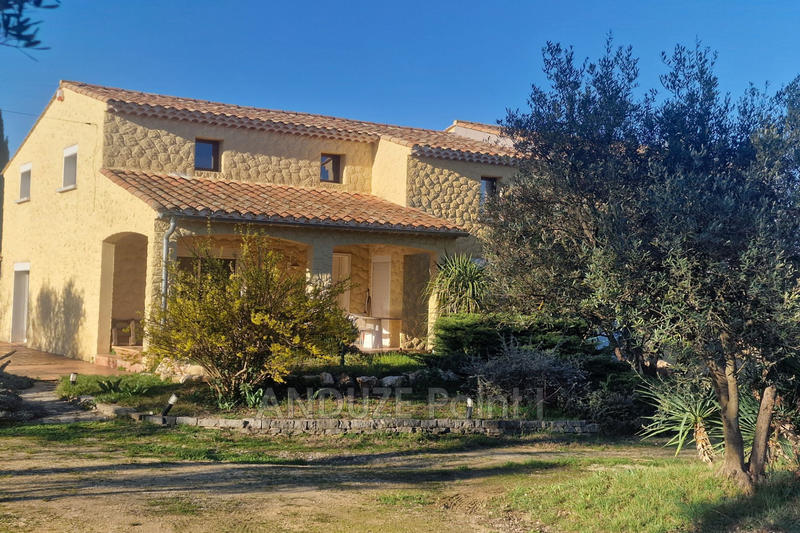 Maison - 275 m² - 9 pièces