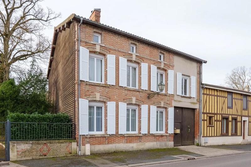 Maison - 274 m² - 7 pièces