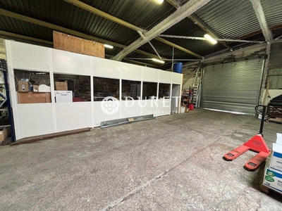 Local d'activités - 1 126 m²