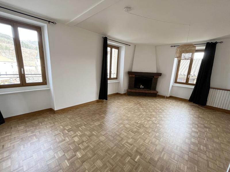 Maison - 185 m² - 13 pièces