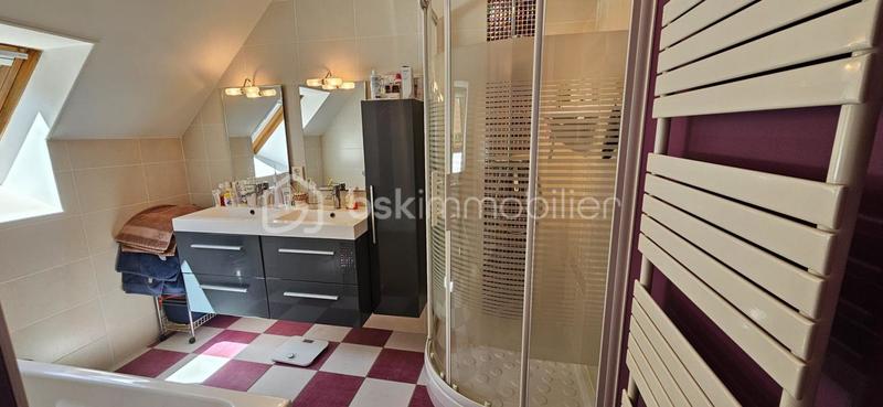 Maison traditionnelle - 159 m² - 6 pièces