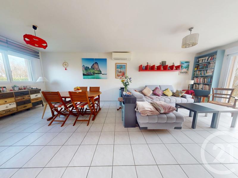 Maison - 92 m² - 4 pièces