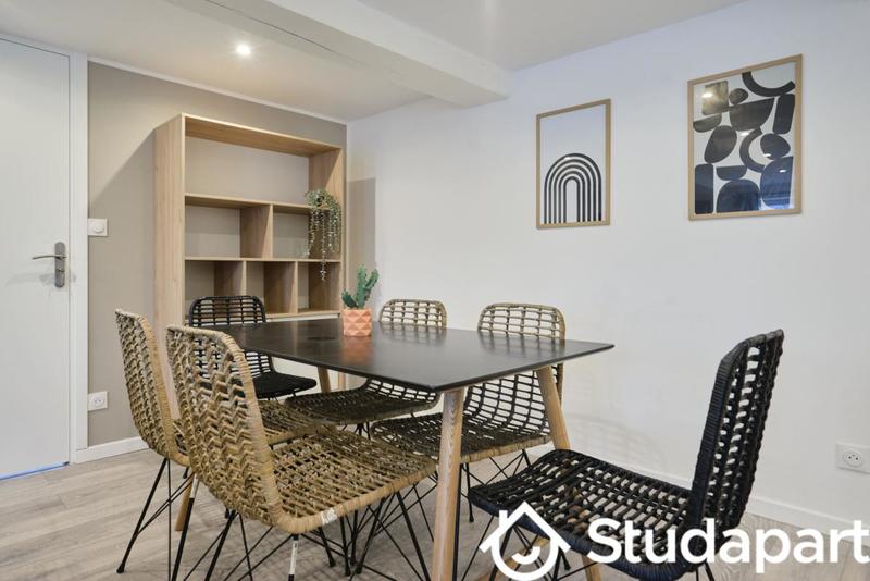 Chambre - 9 m² - 1 pièce