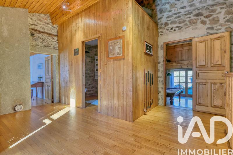 Maison - 215 m² - 6 pièces