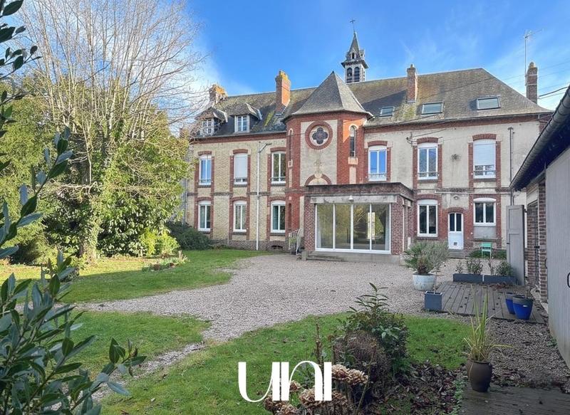 Maison - 450 m² - 16 pièces