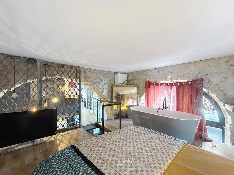 Loft - 73 m² - 3 pièces